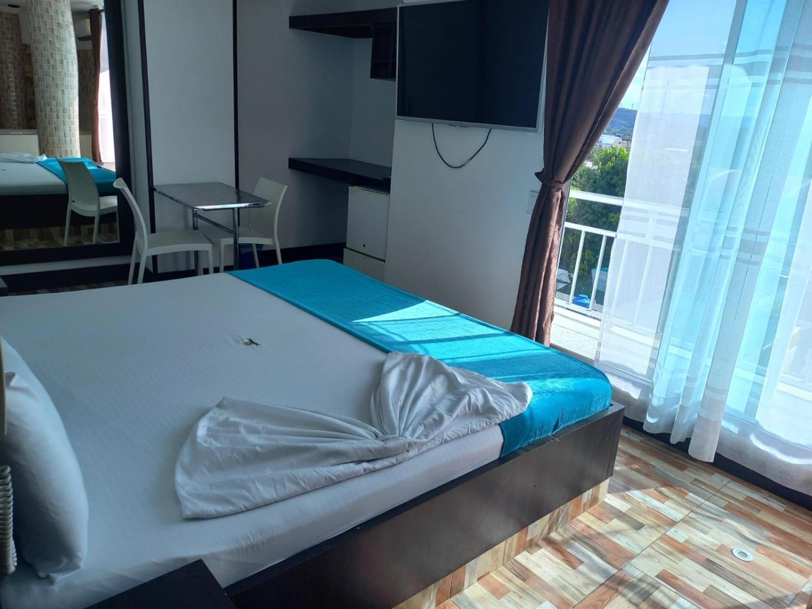 Hotel Suite Royal Melgar Luaran gambar
