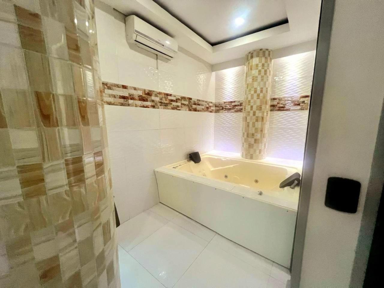 Hotel Suite Royal Melgar Luaran gambar
