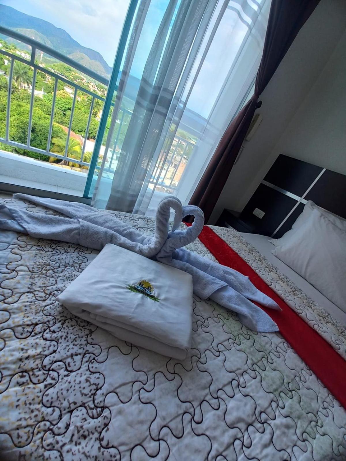 Hotel Suite Royal Melgar Luaran gambar