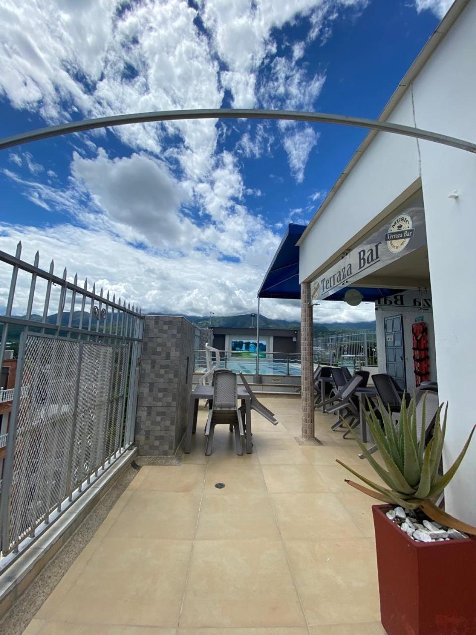 Hotel Suite Royal Melgar Luaran gambar