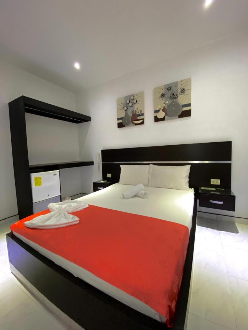 Hotel Suite Royal Melgar Luaran gambar